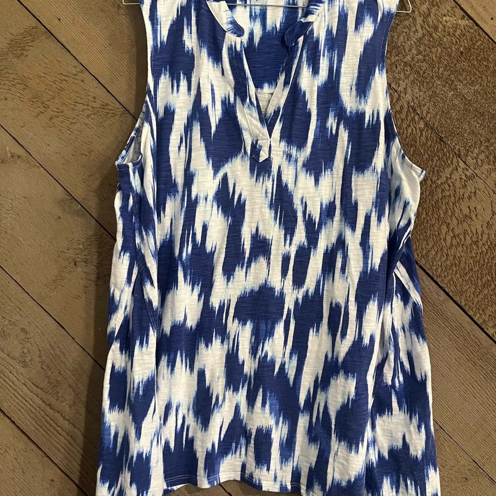 Chico's Blue and White Printed V-Neck Tank